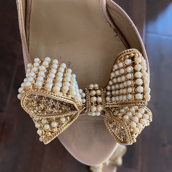 VALENTINO
Nude Satin Pearl Bow d'Orsay Pumps perfect sexy Valentine‘s shoe 💗 - Picture 6 of 11